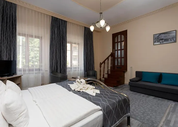 Illes Hotel