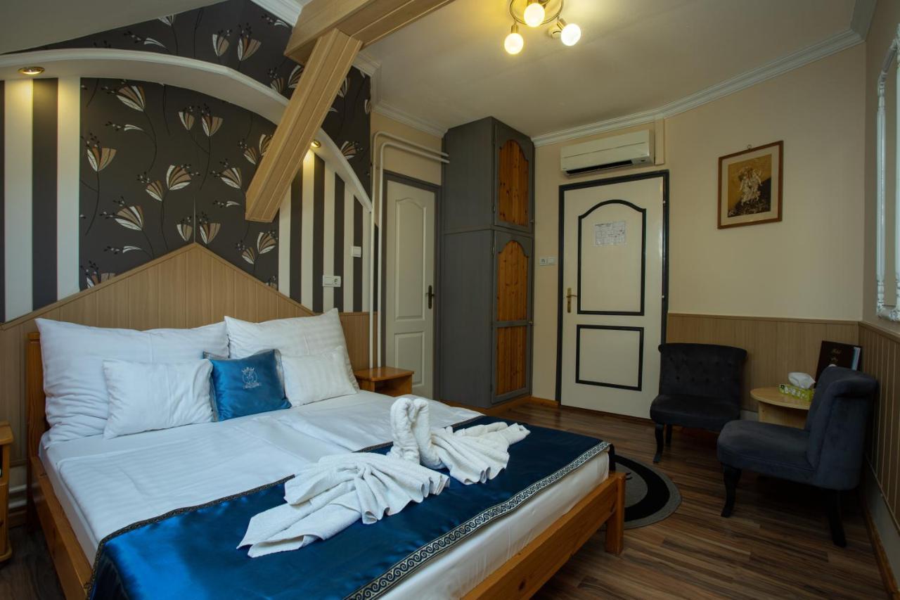 Illes Hotel