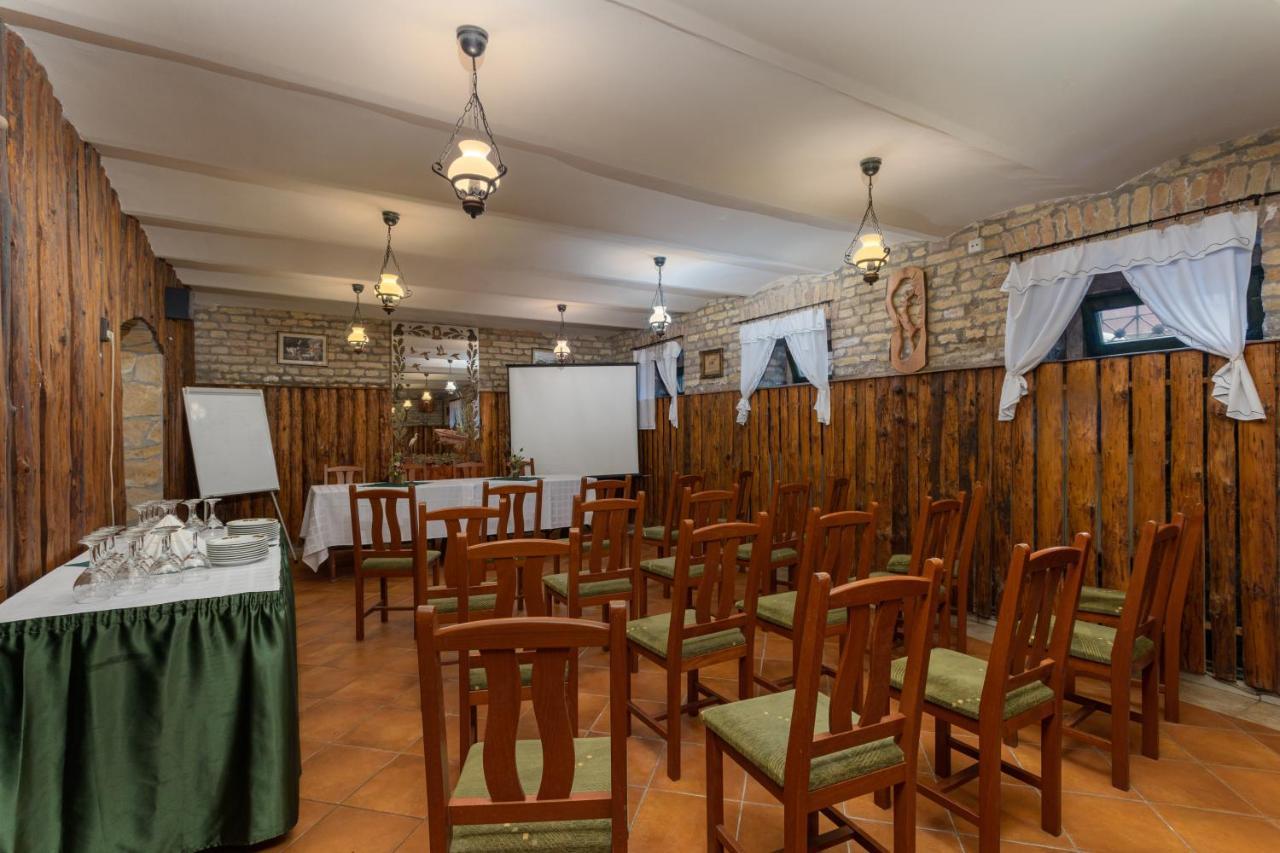 Hotel Illes 3*