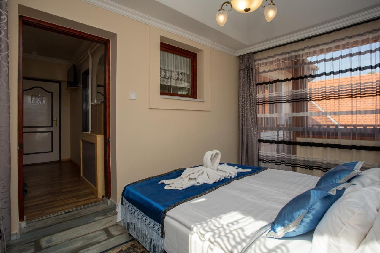 Illes Hotel 3*