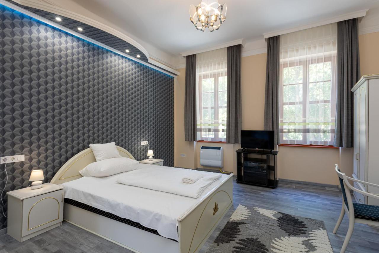 Illes Hotel